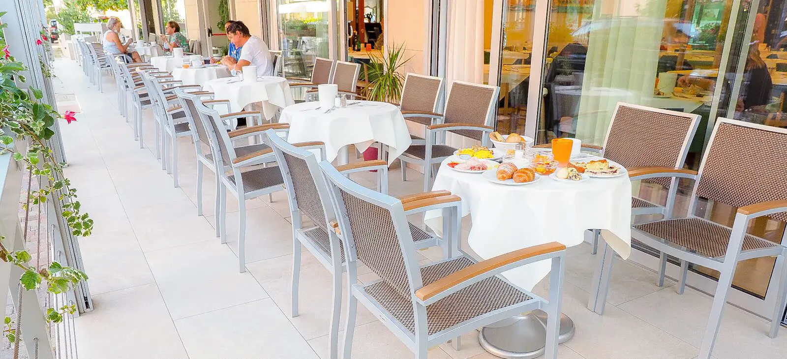 sala-colazione-Hotel-Angelo6-1-1600x730